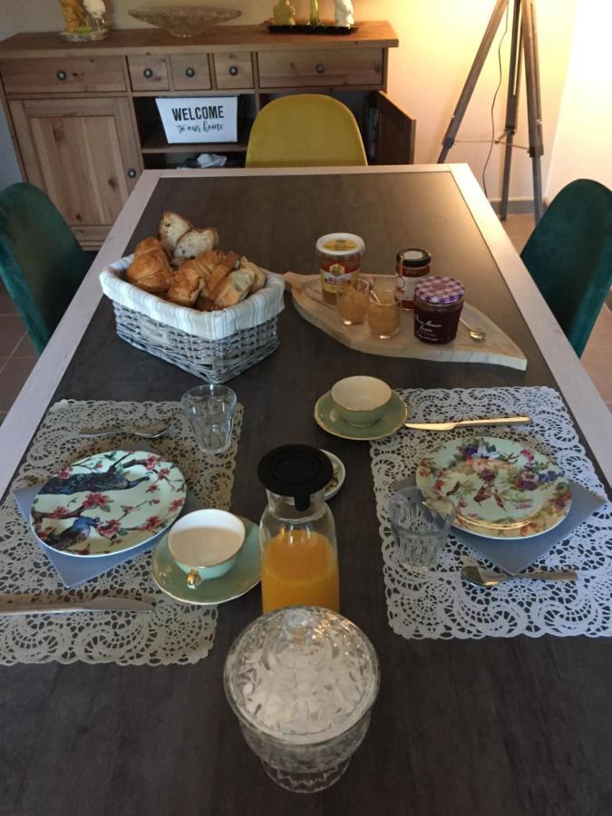De Charme Et D'Eau Bed & Breakfast Saint-Savinien Exterior photo
