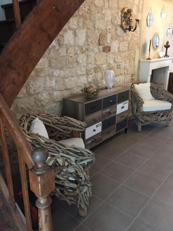 De Charme Et D'Eau Bed & Breakfast Saint-Savinien Exterior photo