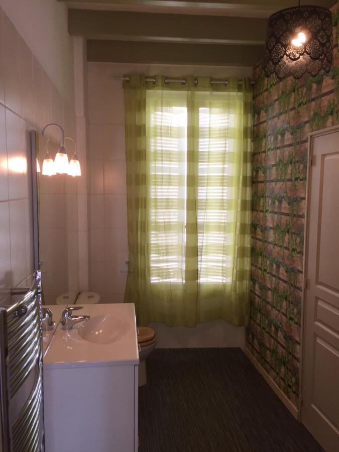 De Charme Et D'Eau Bed & Breakfast Saint-Savinien Exterior photo