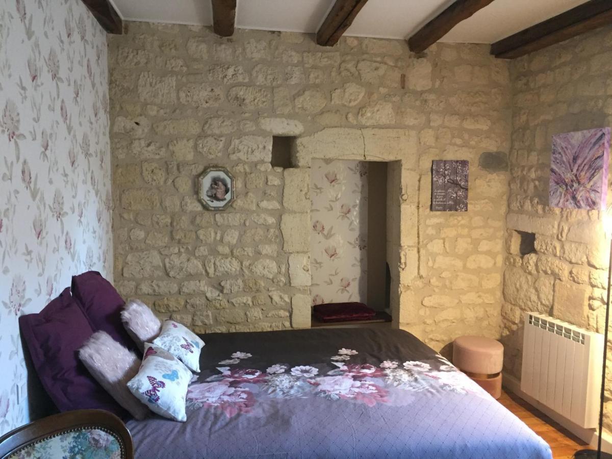 De Charme Et D'Eau Bed & Breakfast Saint-Savinien Exterior photo